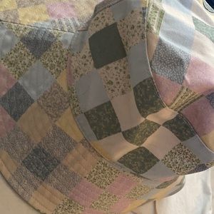 Universal Thread patch work bucket hat